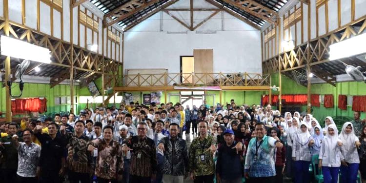 Bank Kalsel Tanamkan Pemahaman Transaksi QRIS dan E-Wallet Aman ke Pelajar